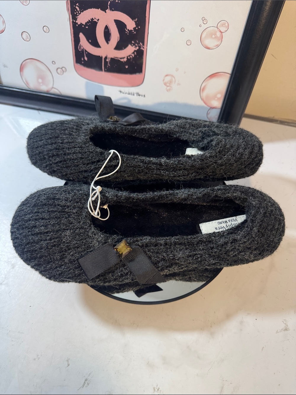 NIB Simply Vera Vera Wang Black Fuzzy Slip-On Slippers - Women’s M(7/8)